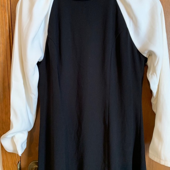 Ivee Color Block Dress - Picture 2 of 7